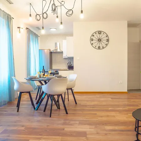 Dora & Luka Apartman *