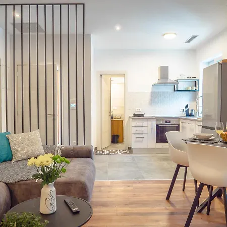 Lägenhet Dora & Luka *