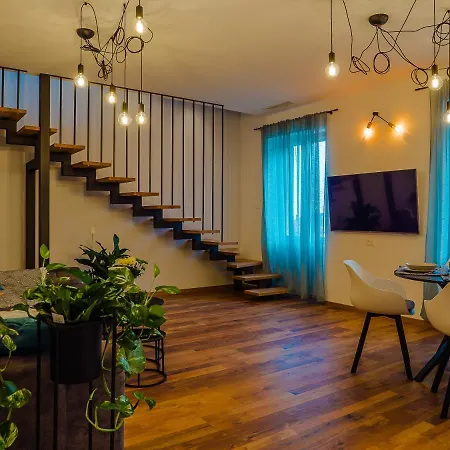 Dora & Luka شقة *