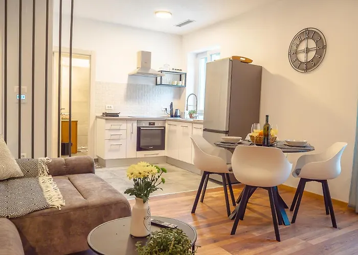 شقة Dora & Luka غييكا