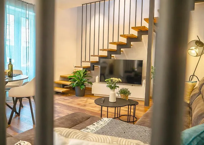 Dora & Luka شقة غييكا