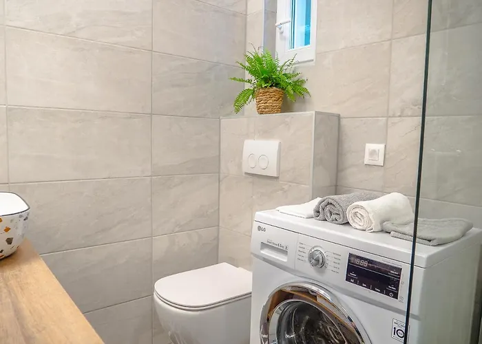 Dora & Luka شقة *